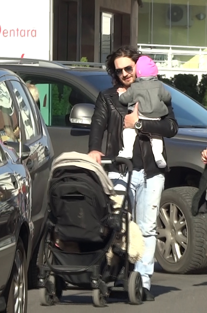 Florin Dumitrescu si fetita - 5