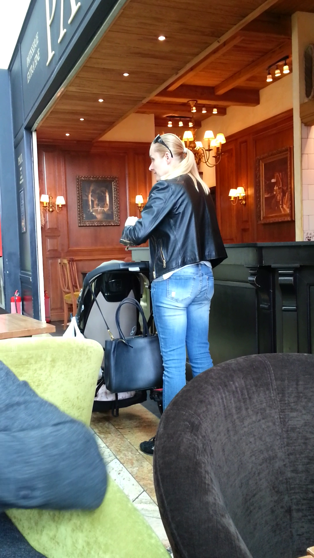 Se pare ca sotia lui Marcel Pavel nu isi face prea mari probleme din cauza siluetei sale