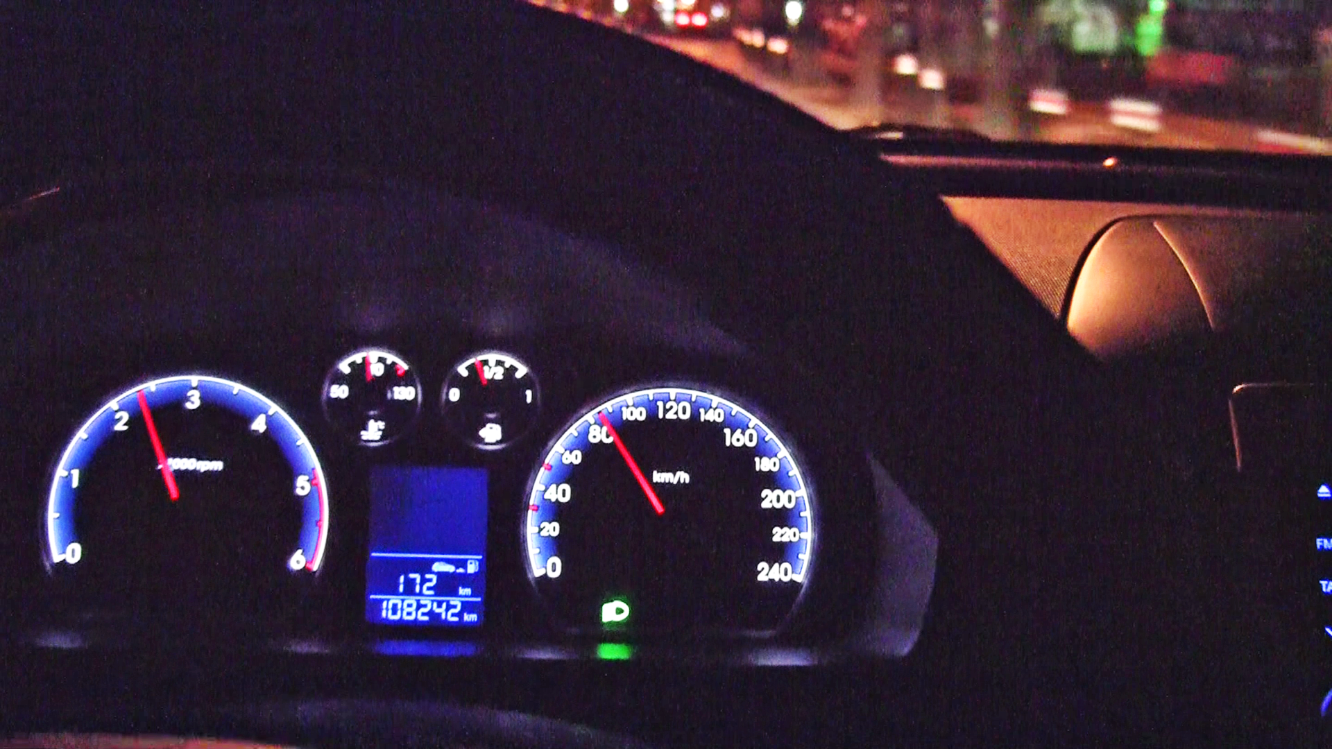 In timp ce colegii nostri conduceau cu 80km/h, Alexia ii depasise cu mult