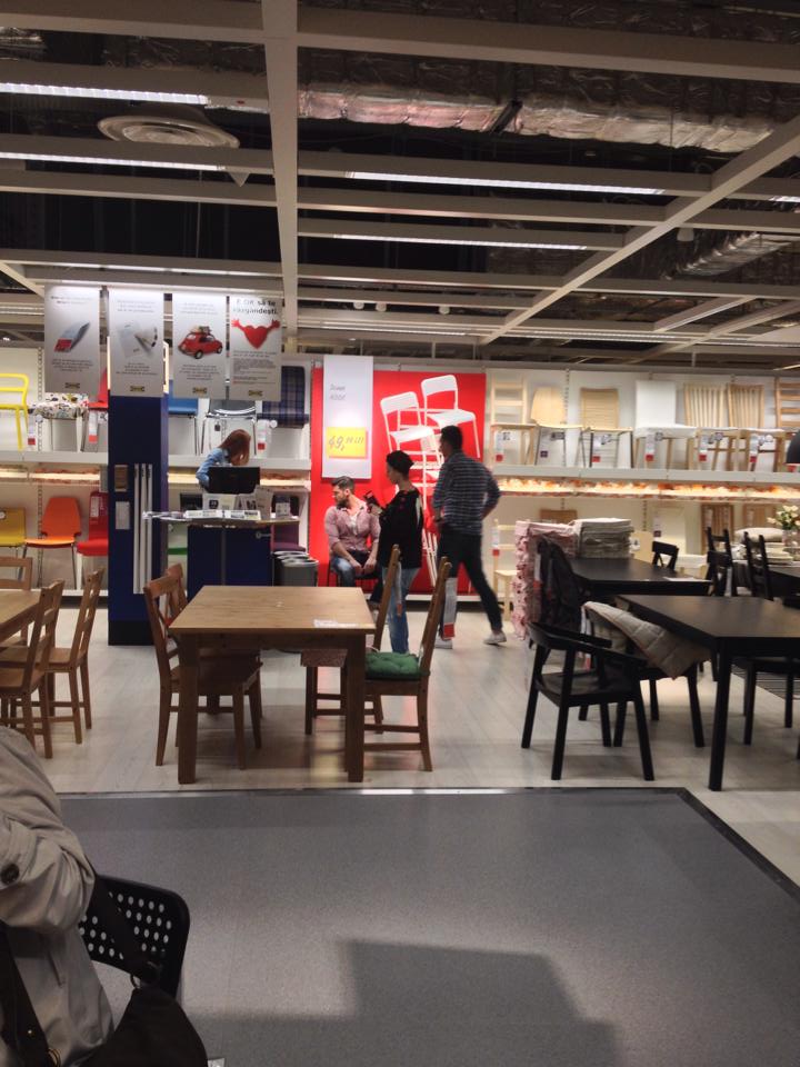 Bianca si Victor au fost impreuna la un magazin de mobila