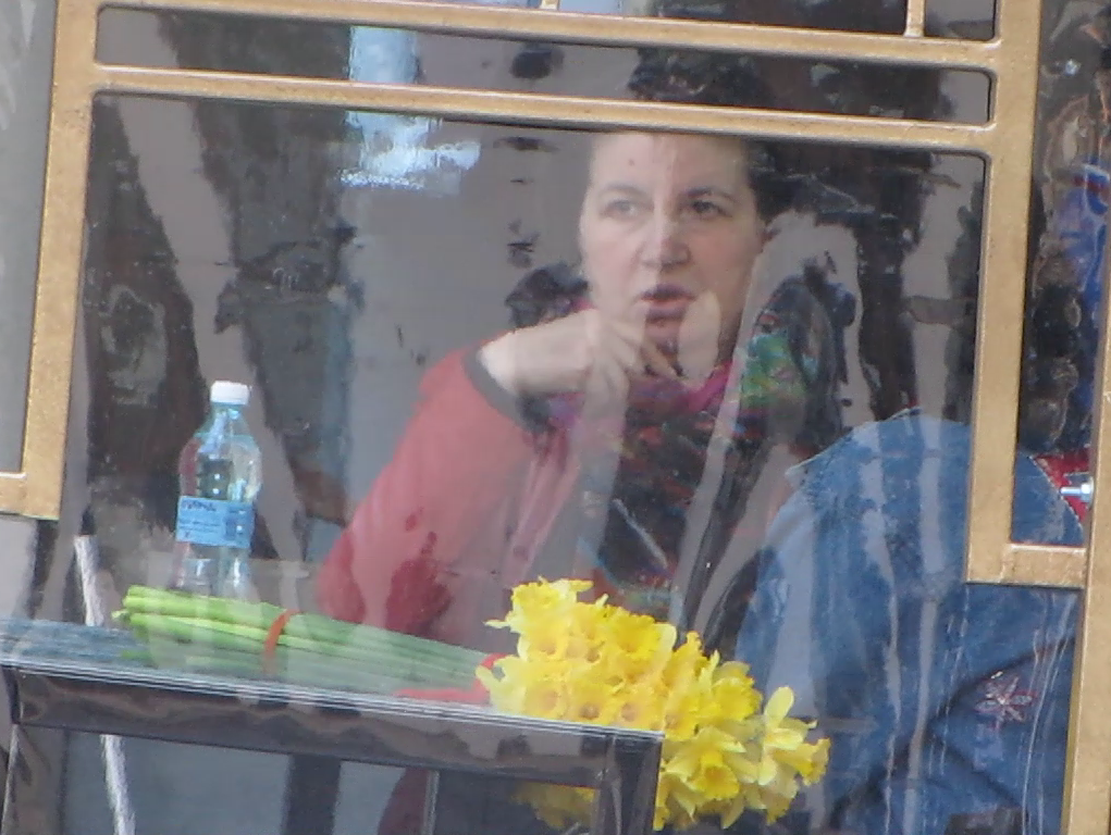 Actrita a stat la povesti cu prietena ei