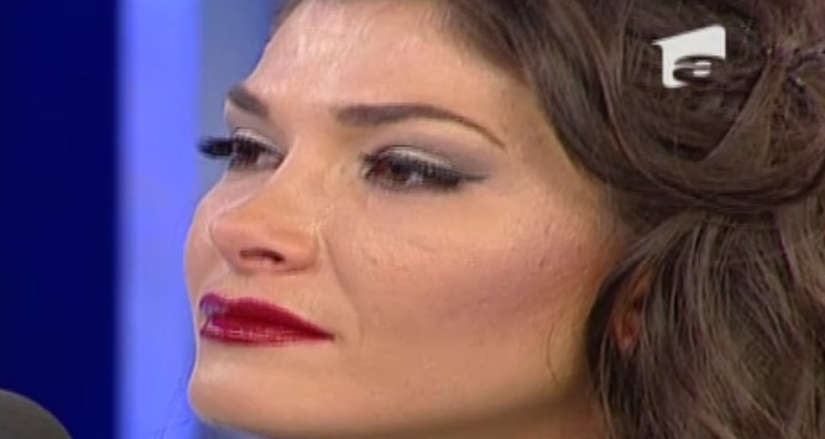 Alina a facut anuntul divortului cu ochii plini de lacrimi