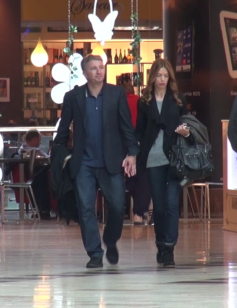 Dan Petrescu si fetele - 1