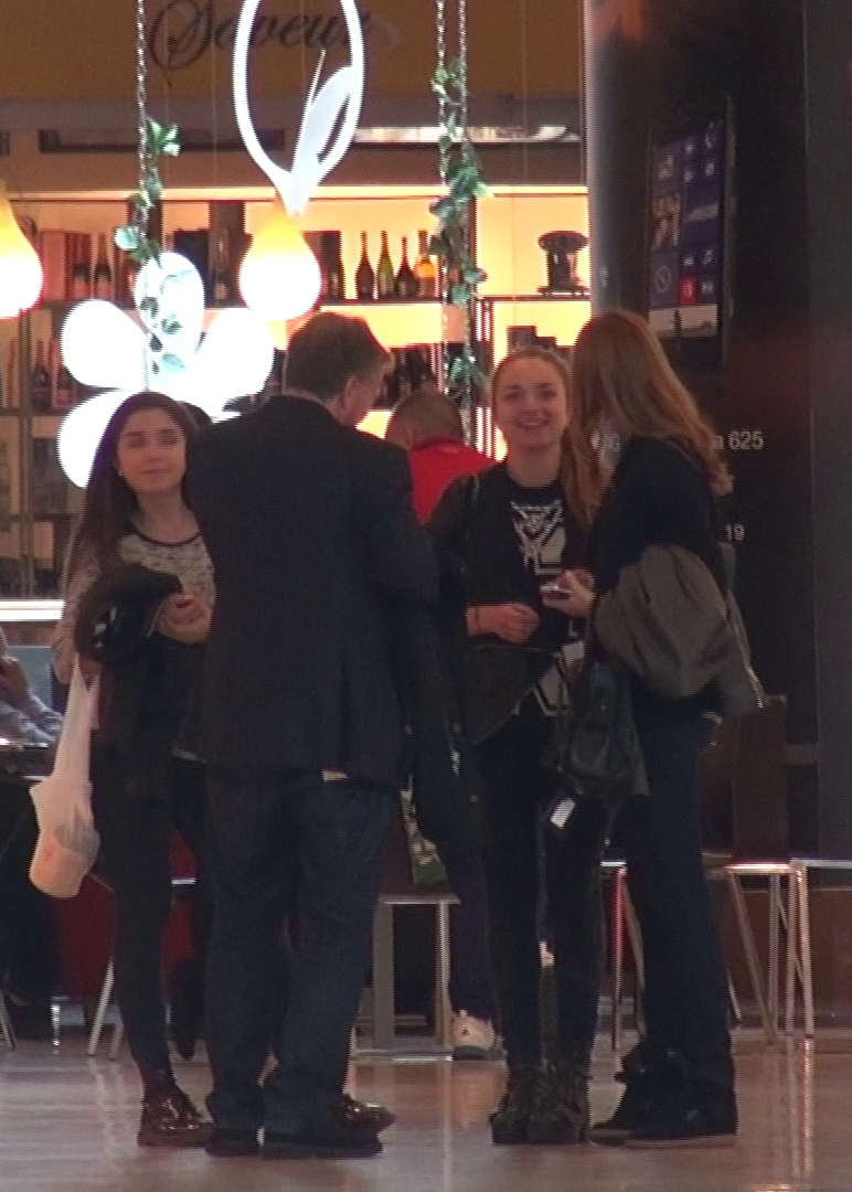 Dan Petrescu si fetele - 9