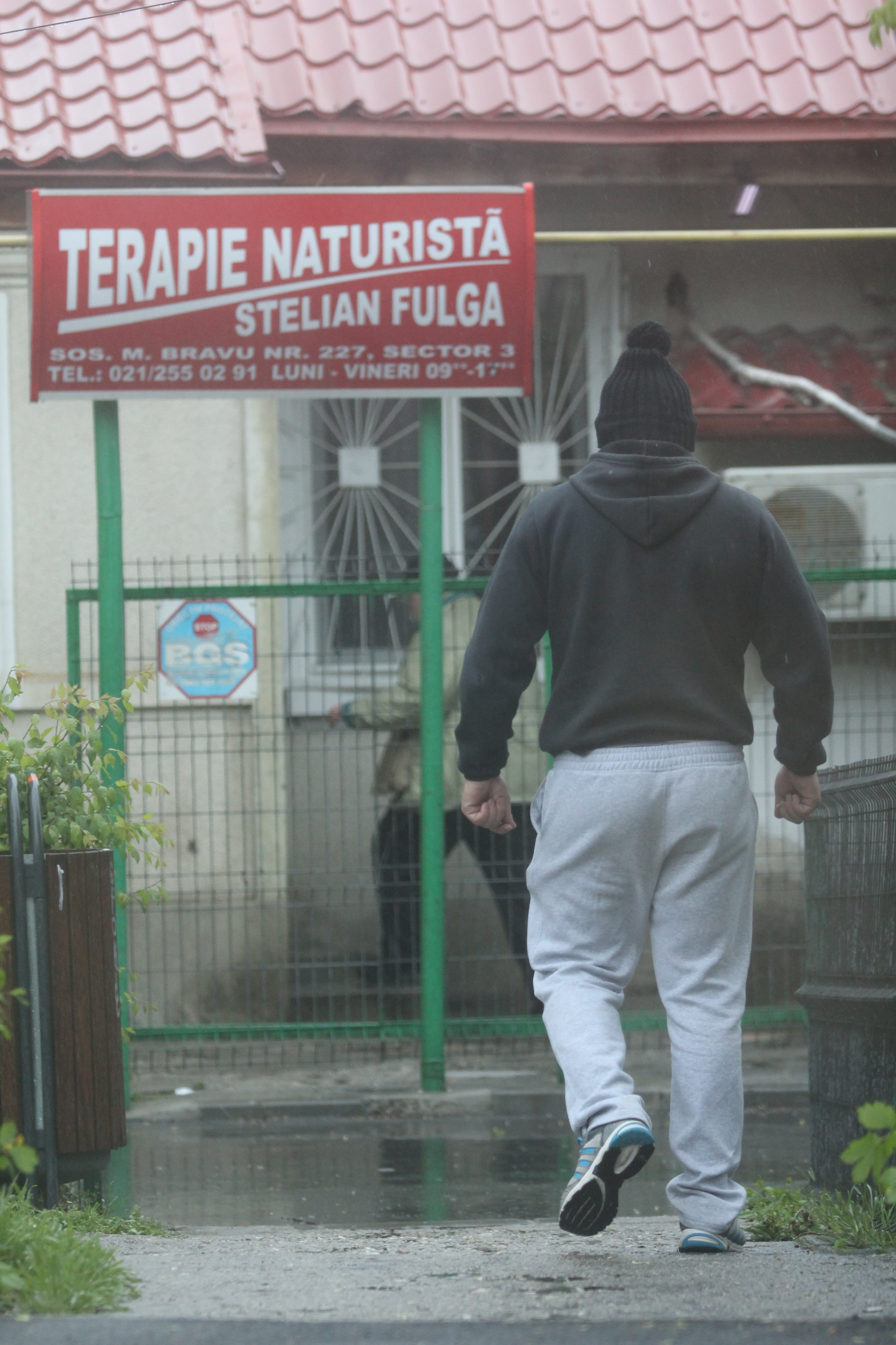 In lipsa tatalui, Alexandru Fulga se ocupa de pacienti