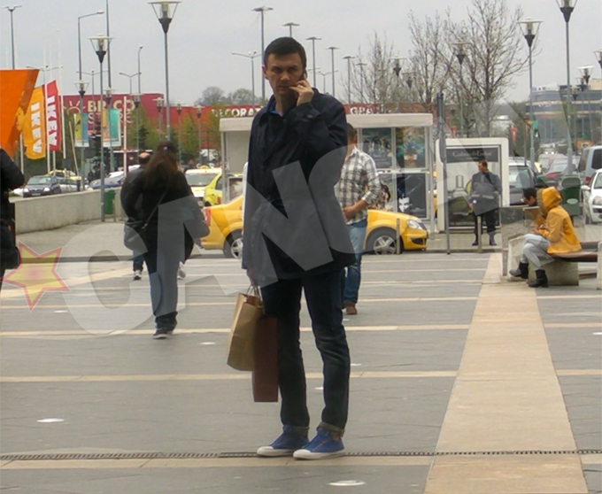 La iesirea din mall, Cristi nu isi mai gasea nevasta