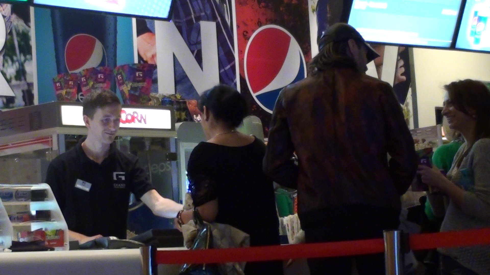 La prima vedere, am zice ca Larisa este capul familiei Oprea