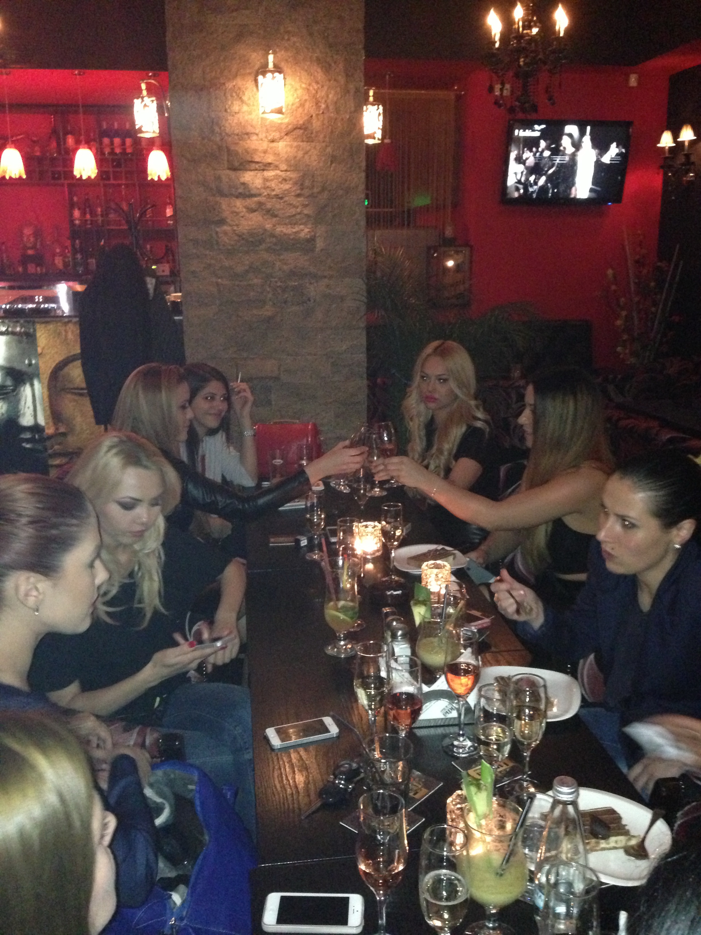 Desi nu sunt prietene la catarama, Dana si Denisa s-au simtit bine una in compania celeilalte