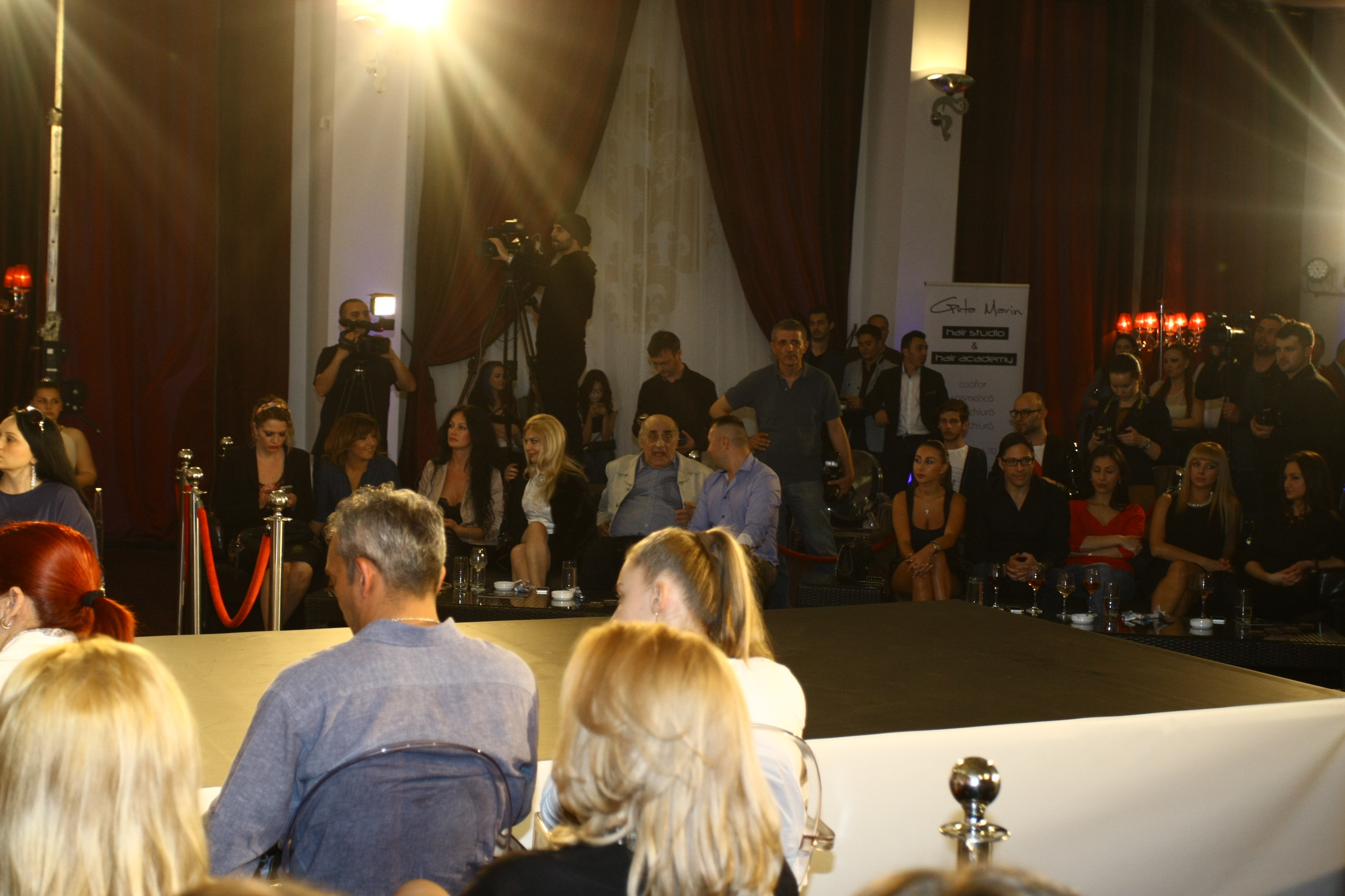 La eveniment, fiecare si-a vazut de treaba lui