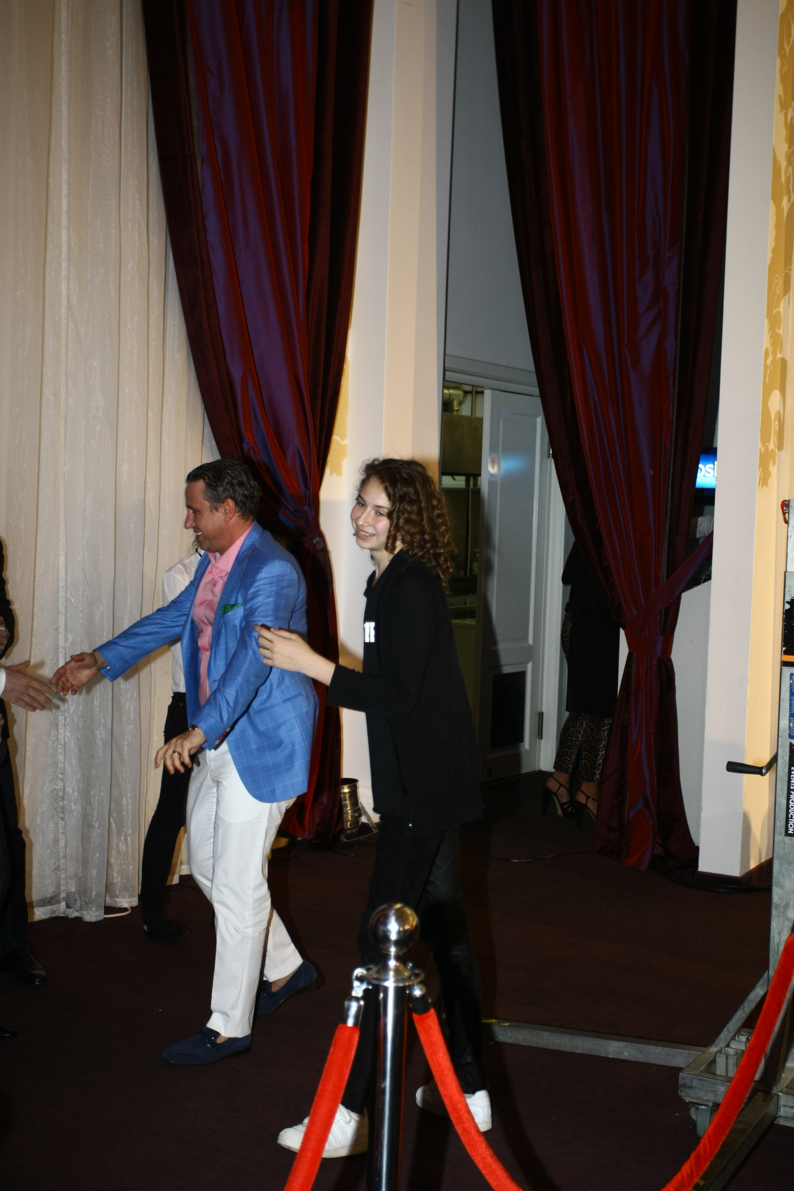 Toata familia a venit sa o sustina pe fiica Prodancai