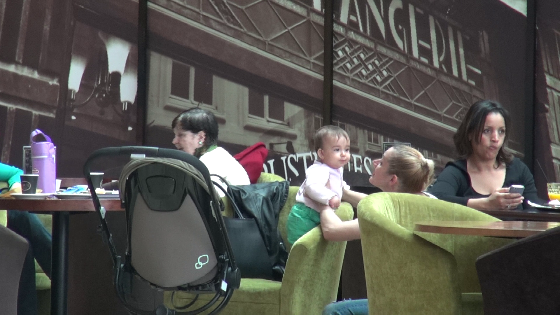 Mezina familiei a fost in permanenta cu zambetul pe buze