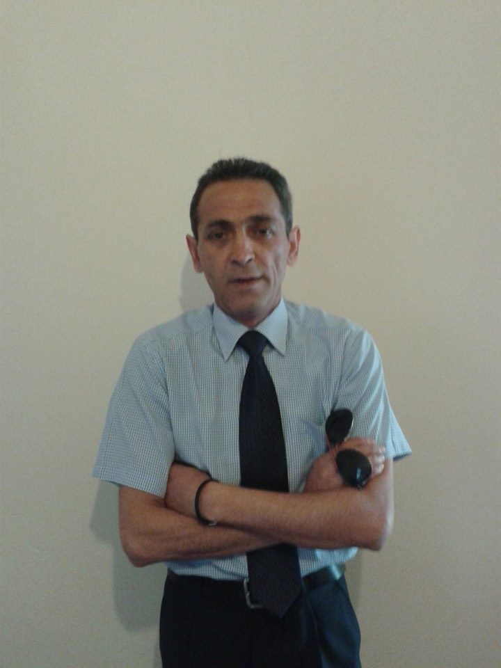 Costel, tatal brunetei locuieste in Anglia