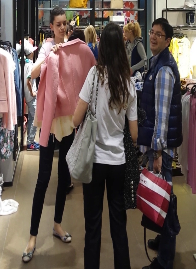 Mihaela Banicioiu a probat cateva sacouri