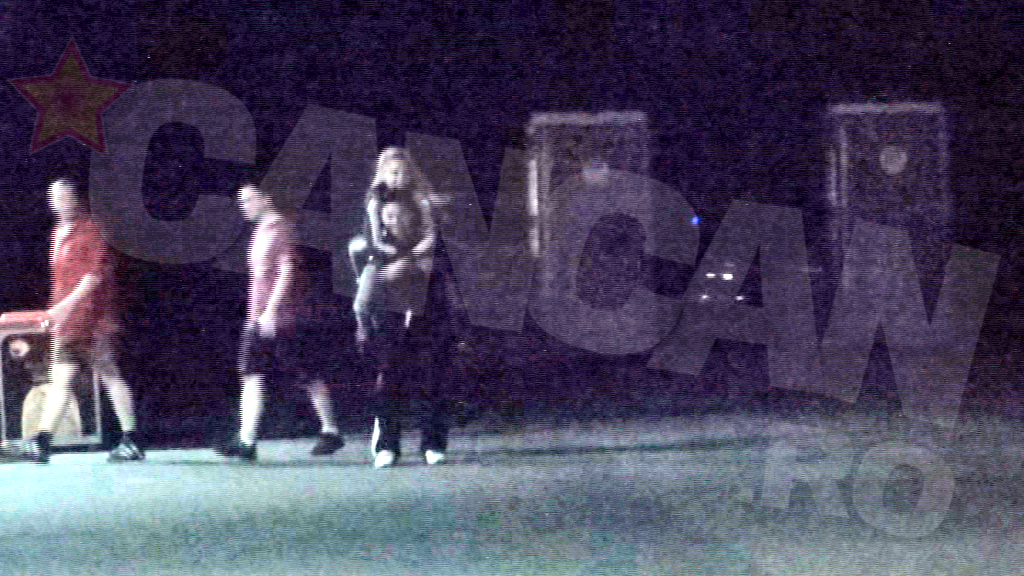 Cei doi amorezi s-au distrat pe cinste, zilele trecute, in parc