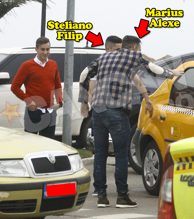 La iesirea din taxi, cei doi fotbalisti de-abia se tineau pe picioare