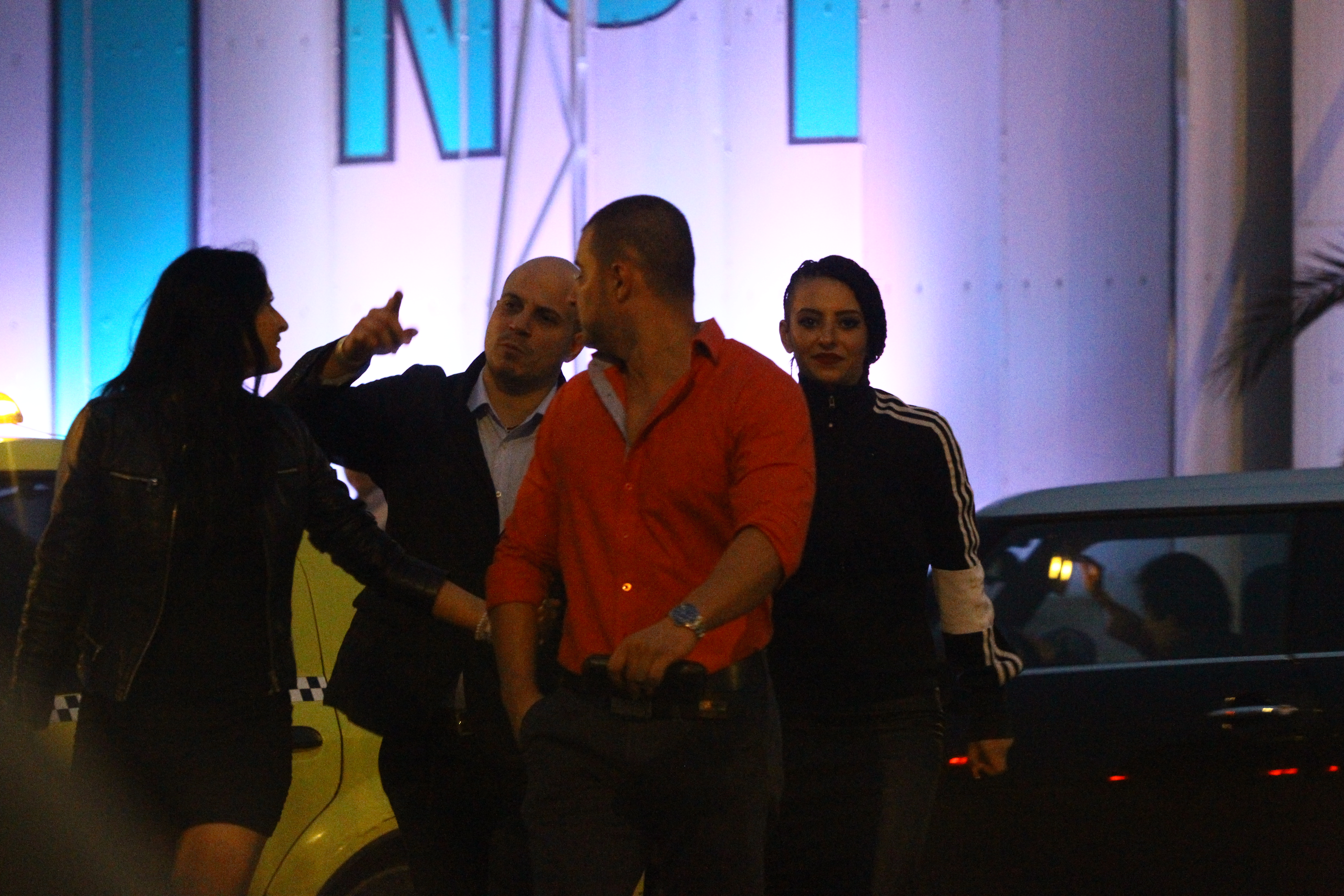 Cantareata si-a dorit sa iasa in cluburile de fite de pe litoralul romanesc