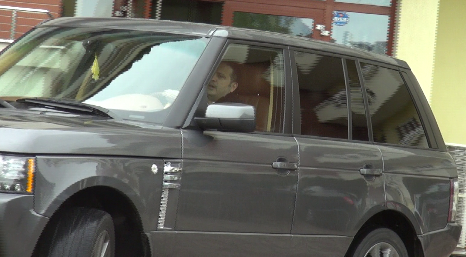 A fost incruntat toata ziua