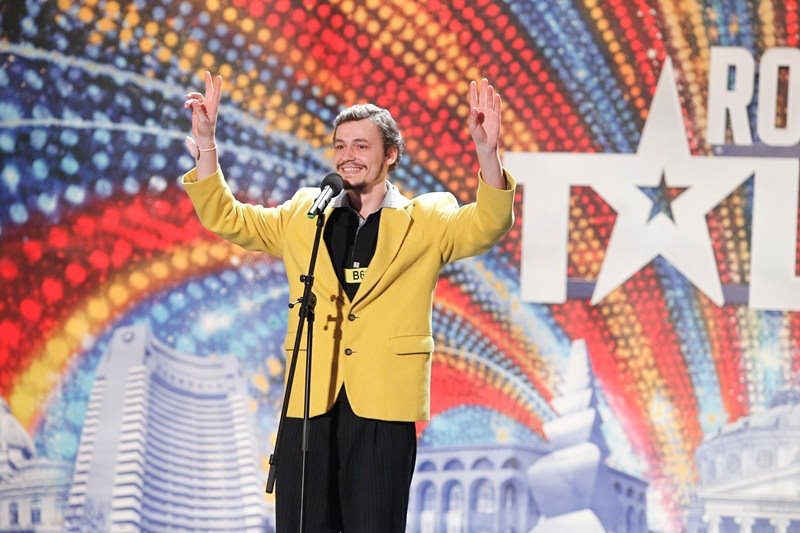 Krem si-a facut debutul pe scena de la