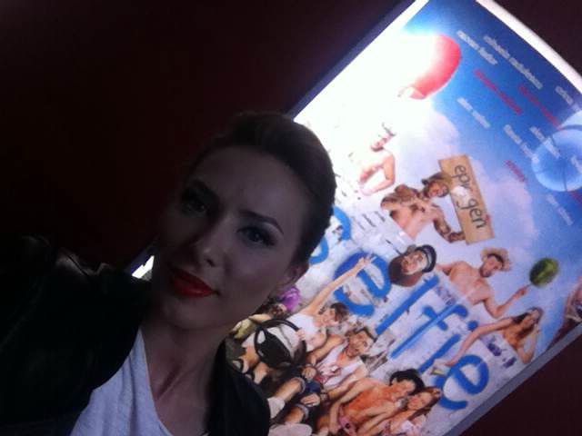 Iulia Vantur si-a facut un selfie special pentru CANCAN.ro