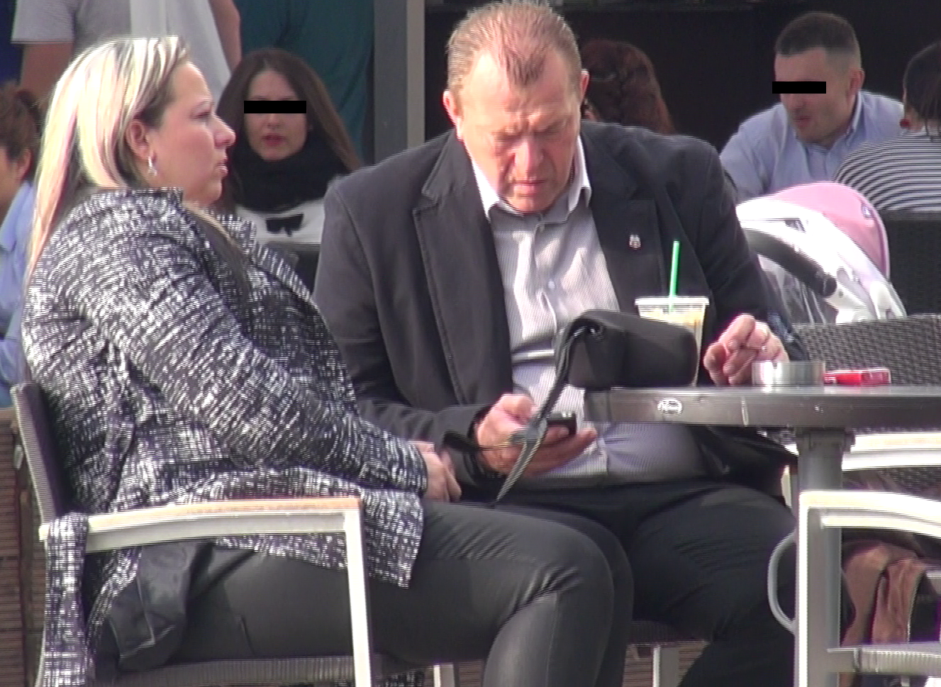 Fostul mare portar si-a facut de lucru cu telefonul mobil