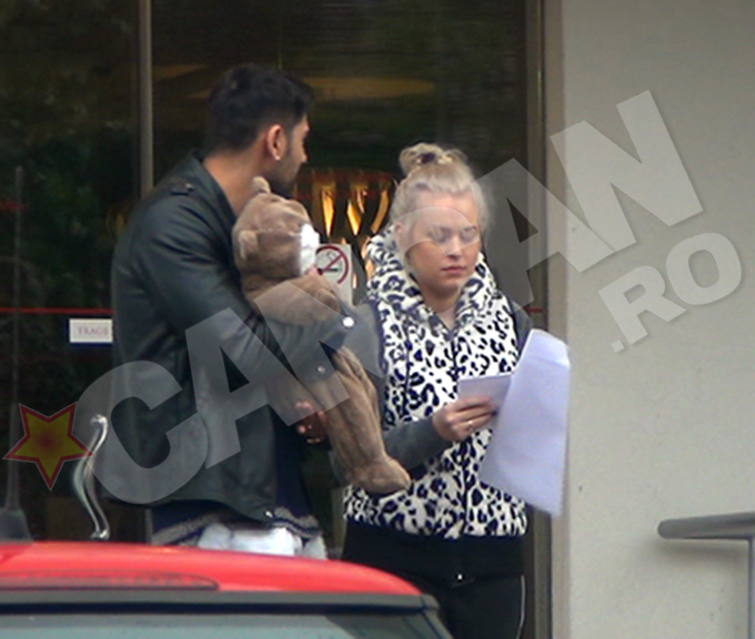 Connect-R si sotia sa au dus-o pe micuta Maya la controlul de rutina