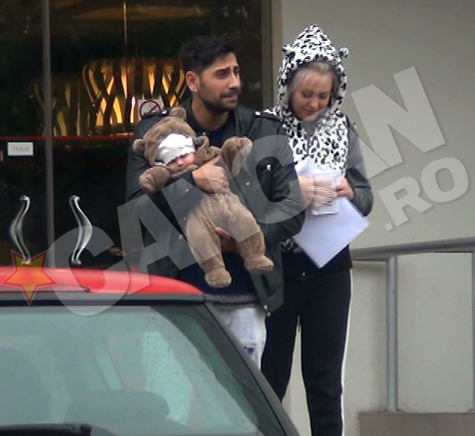 Cat timp Misha a aranjat actele medicale, artistul a avut grija de cea mica