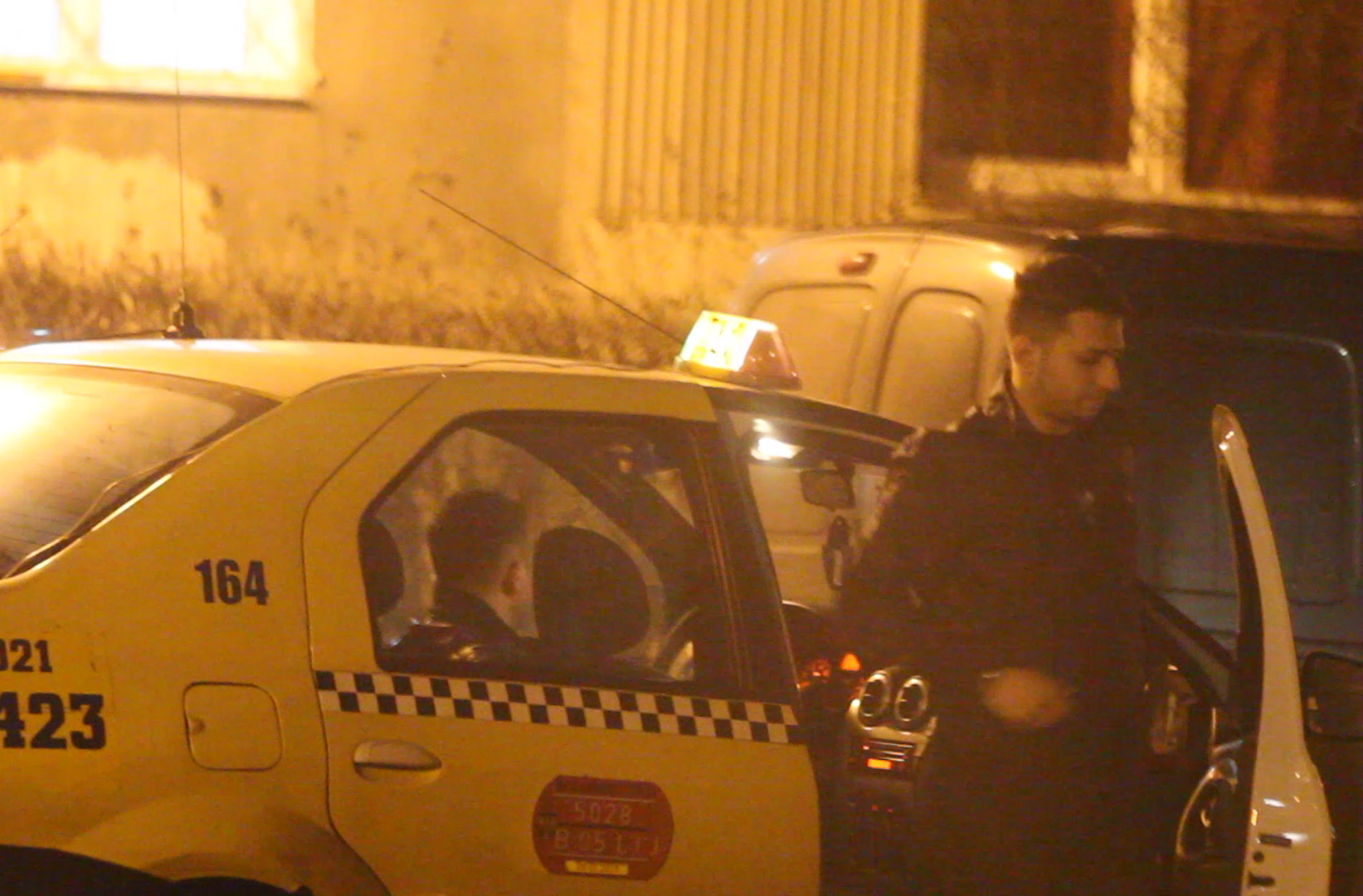 Dupa ce s-a intalnit cu Carmen, Franco aproape ca a facut turul Capitalei cu un taxi