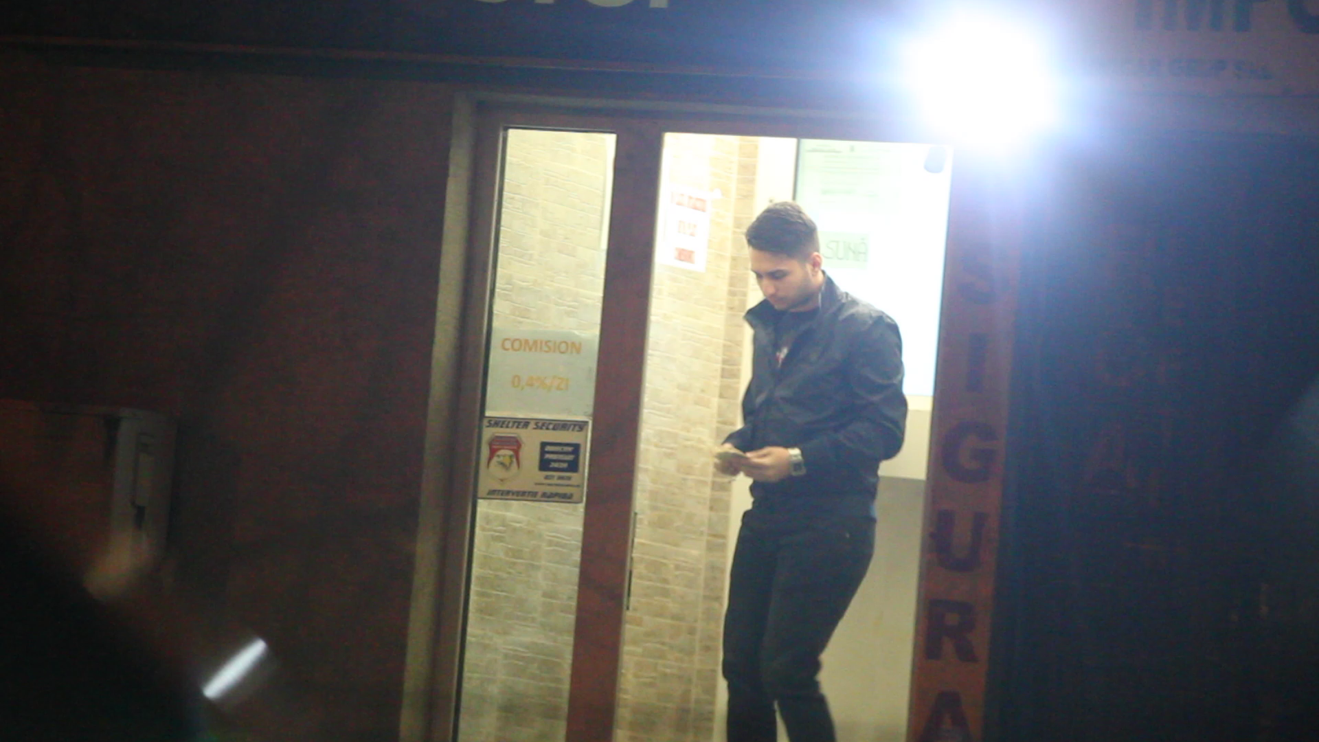 Franco a iesit de la amanet cu un teanc de bani in mana