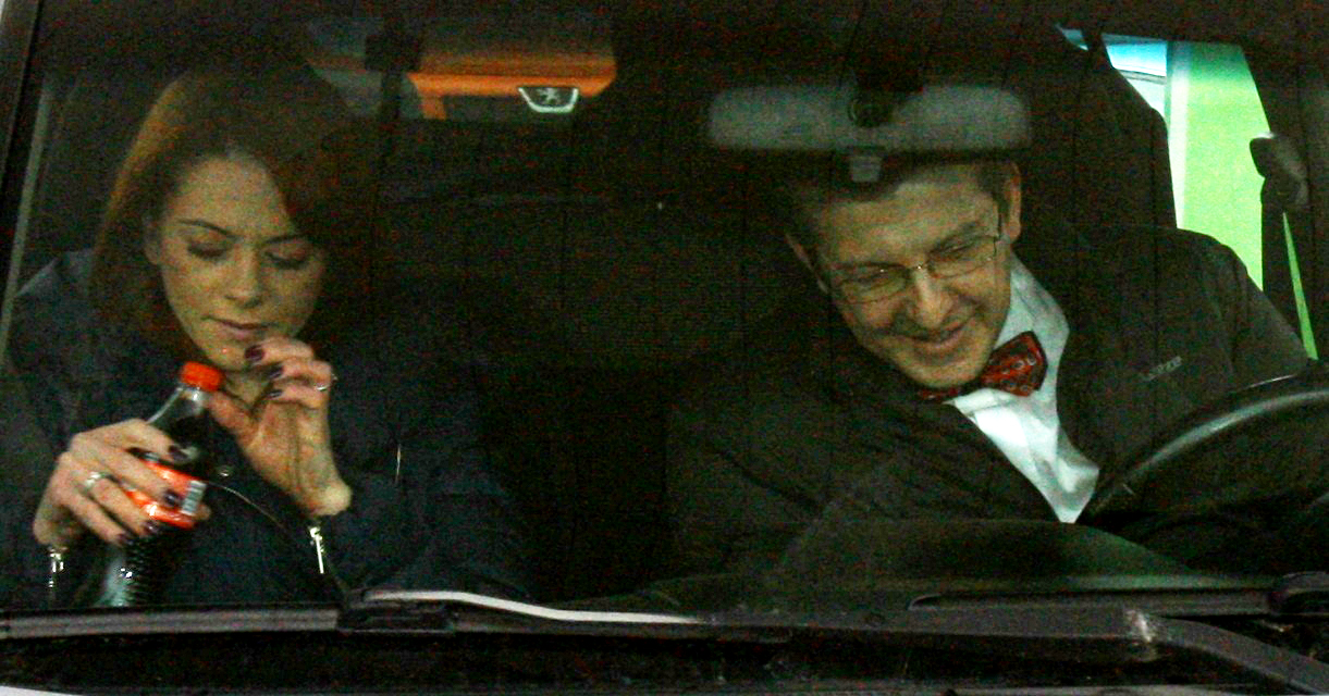 Iosefini a cumparat cola, tigari si servetele pentru iubita lui