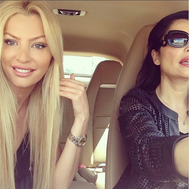 Cristina a revenit in Romania si isi petrece timpul cu sora mai mare