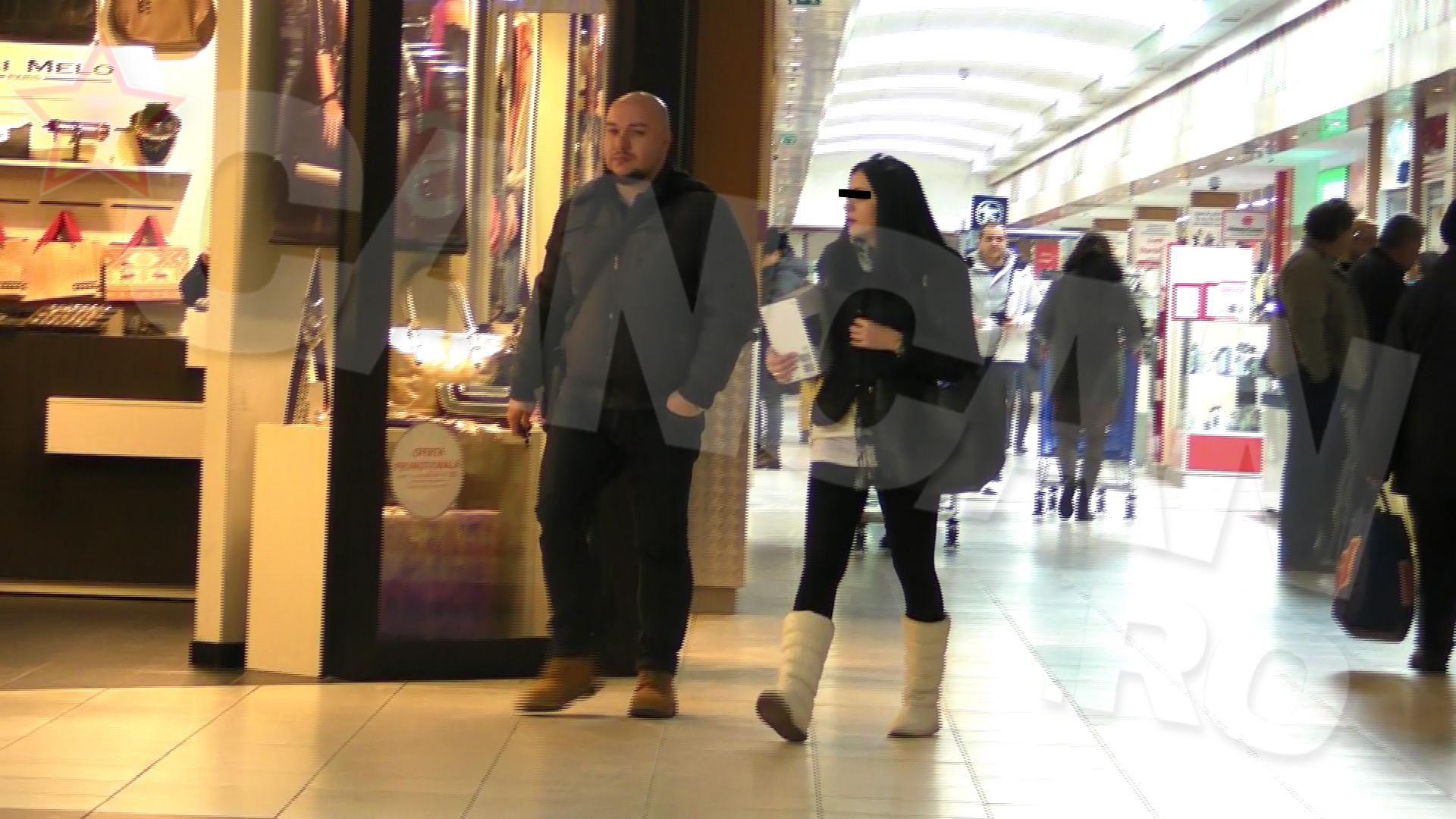 Sotul Soranei si buneta au pastrat, totusi, aparentele, asa ca au stat departe unul de celalalt