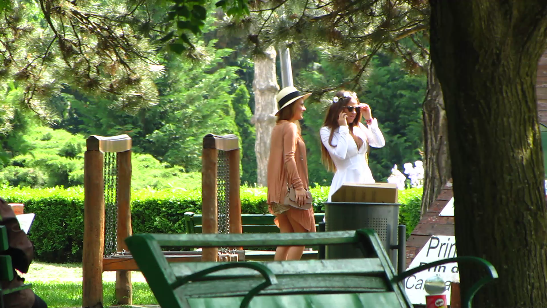 Satena a profitat de timpul frumos pentru a face si poze pentru site-urile de socializare