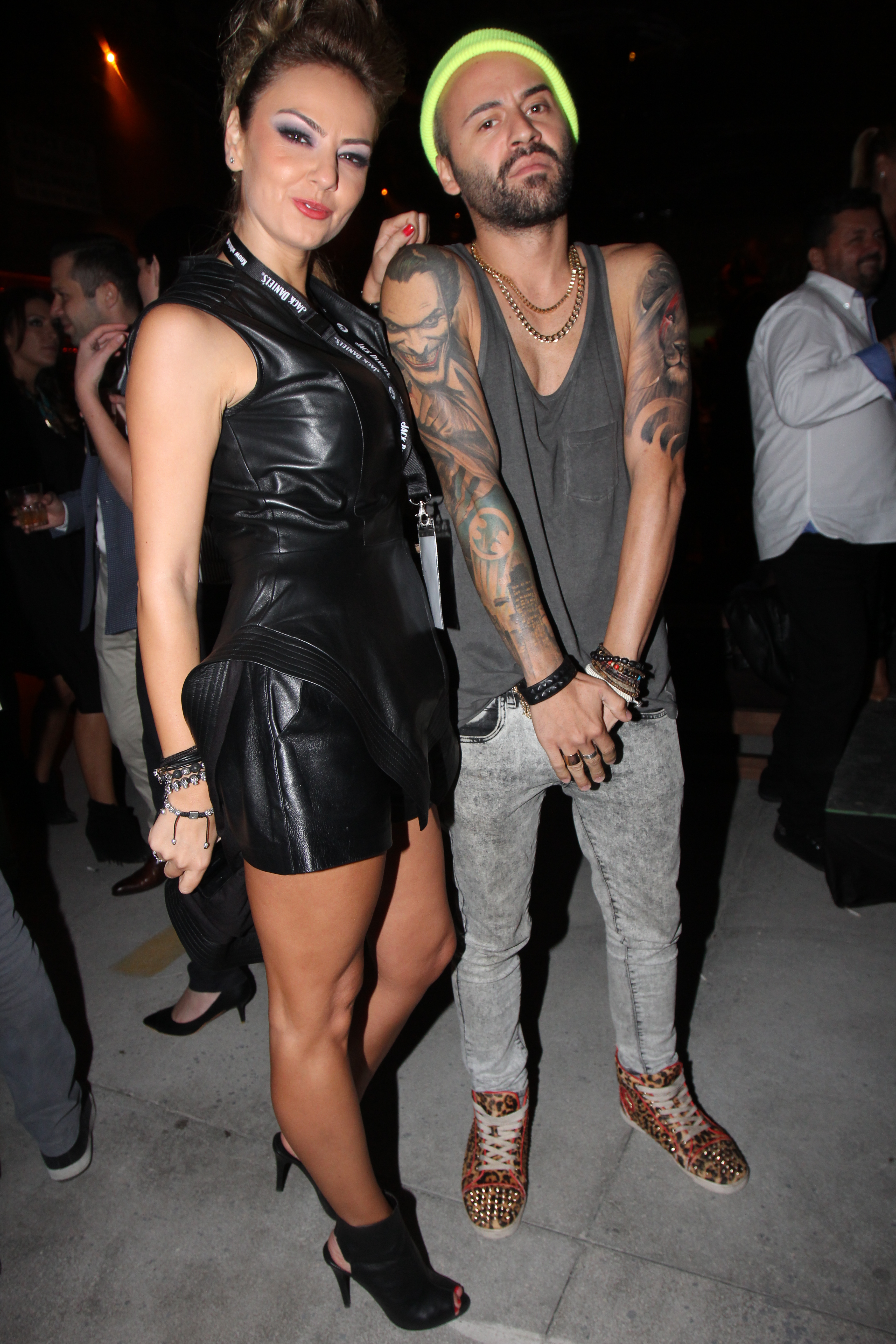 Dupa mai multe pahare, Matteo are un chef nebun de dans