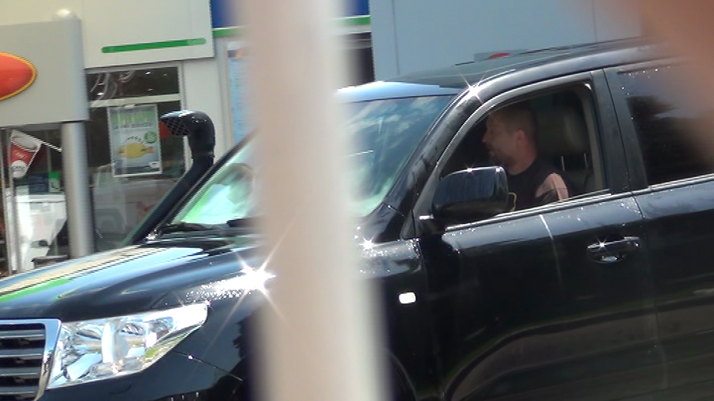 Cheloo a plecat nervos din spalatorie