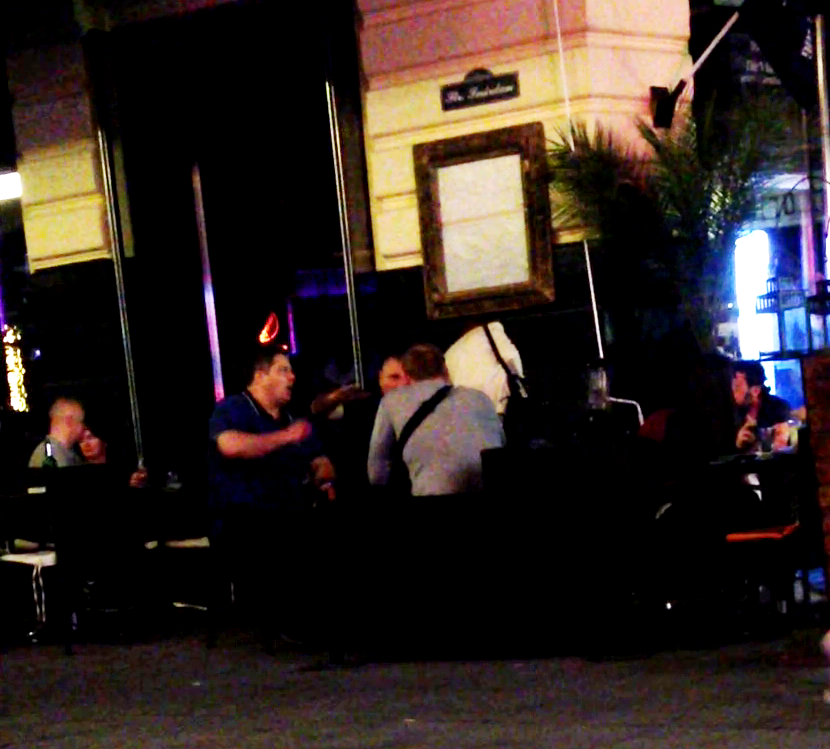 Tolea Ciumac si amicii sai s-au asezat la o terasa, dar pentru scurt timp