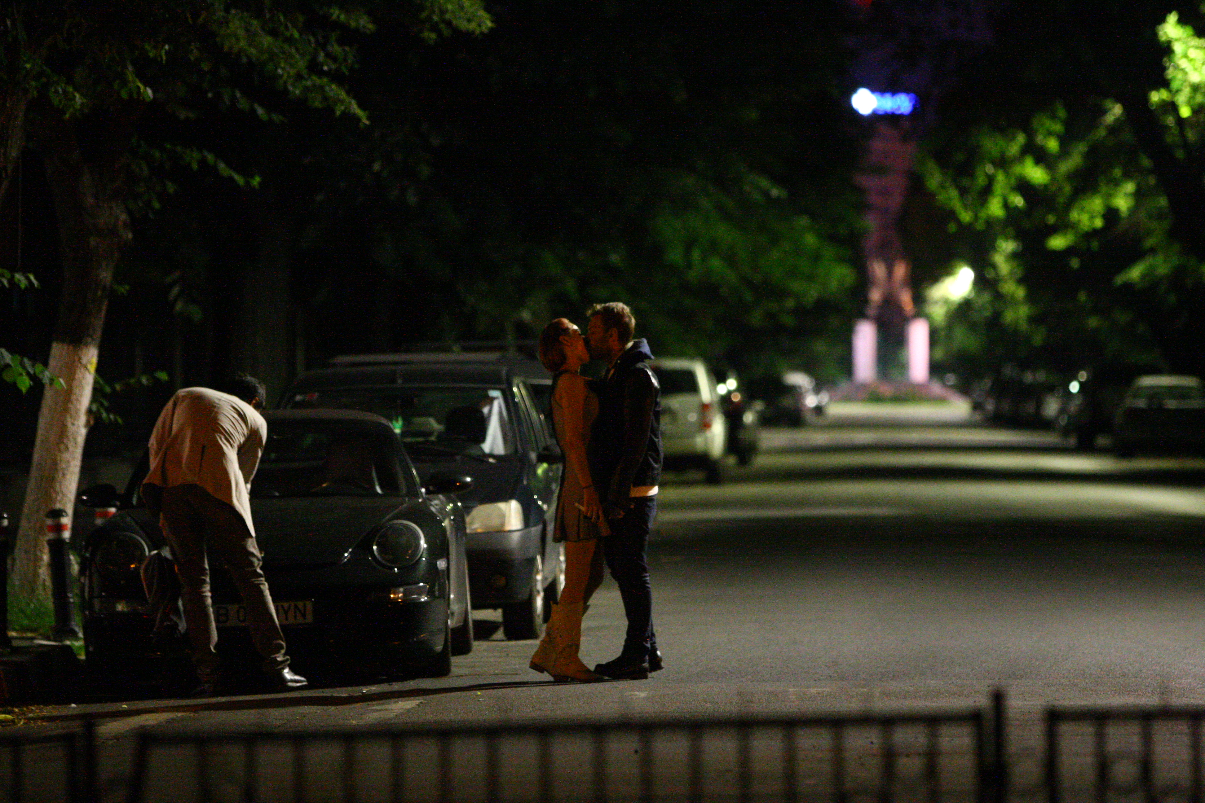 Nicoleta si Noyan se saruta cu patima inainte de despartire