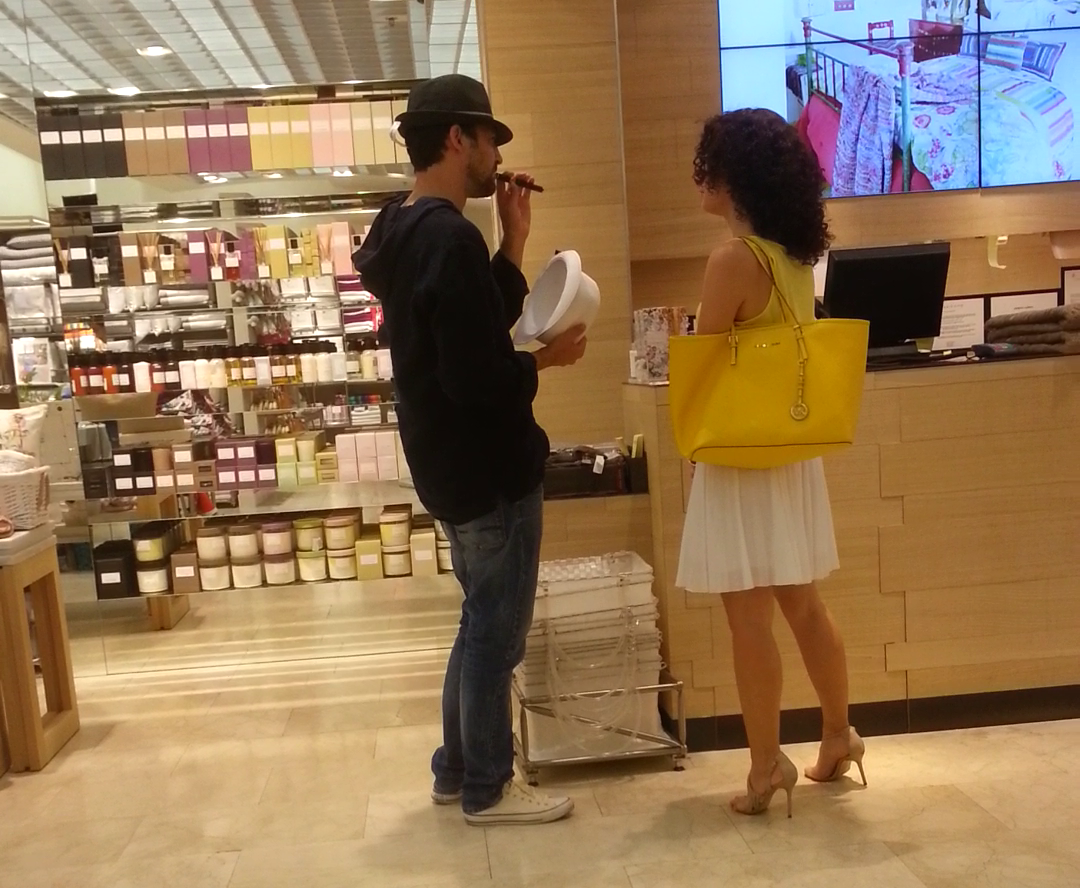 Aradits a fumat ca un turc din tigara electronica