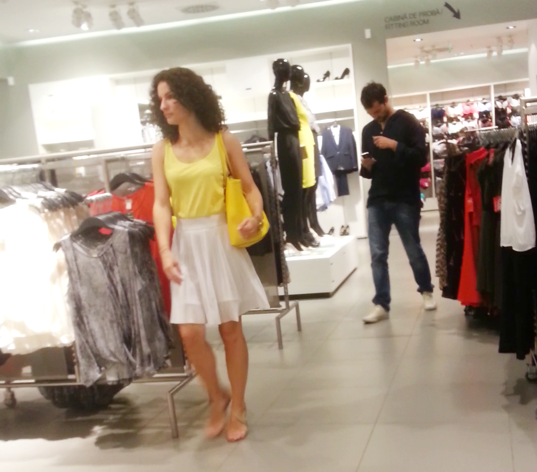 Aradits si-a lasat sotia in voie, sa se plimbe prin magazin