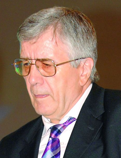 Cornel Constantiniu sufera de boala Parkinson