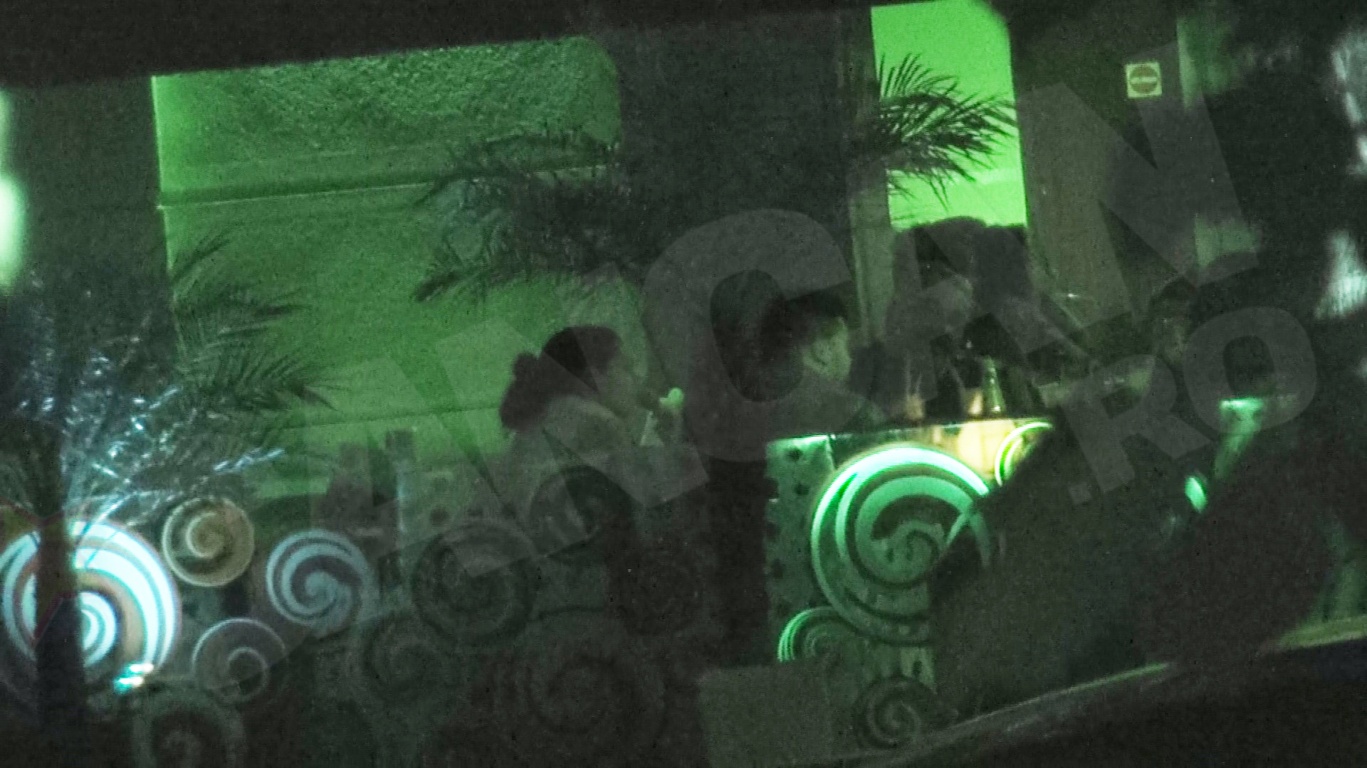 Cat au stat la masa, Sile si prietenii sai nu au consumat bauturi alcoolice