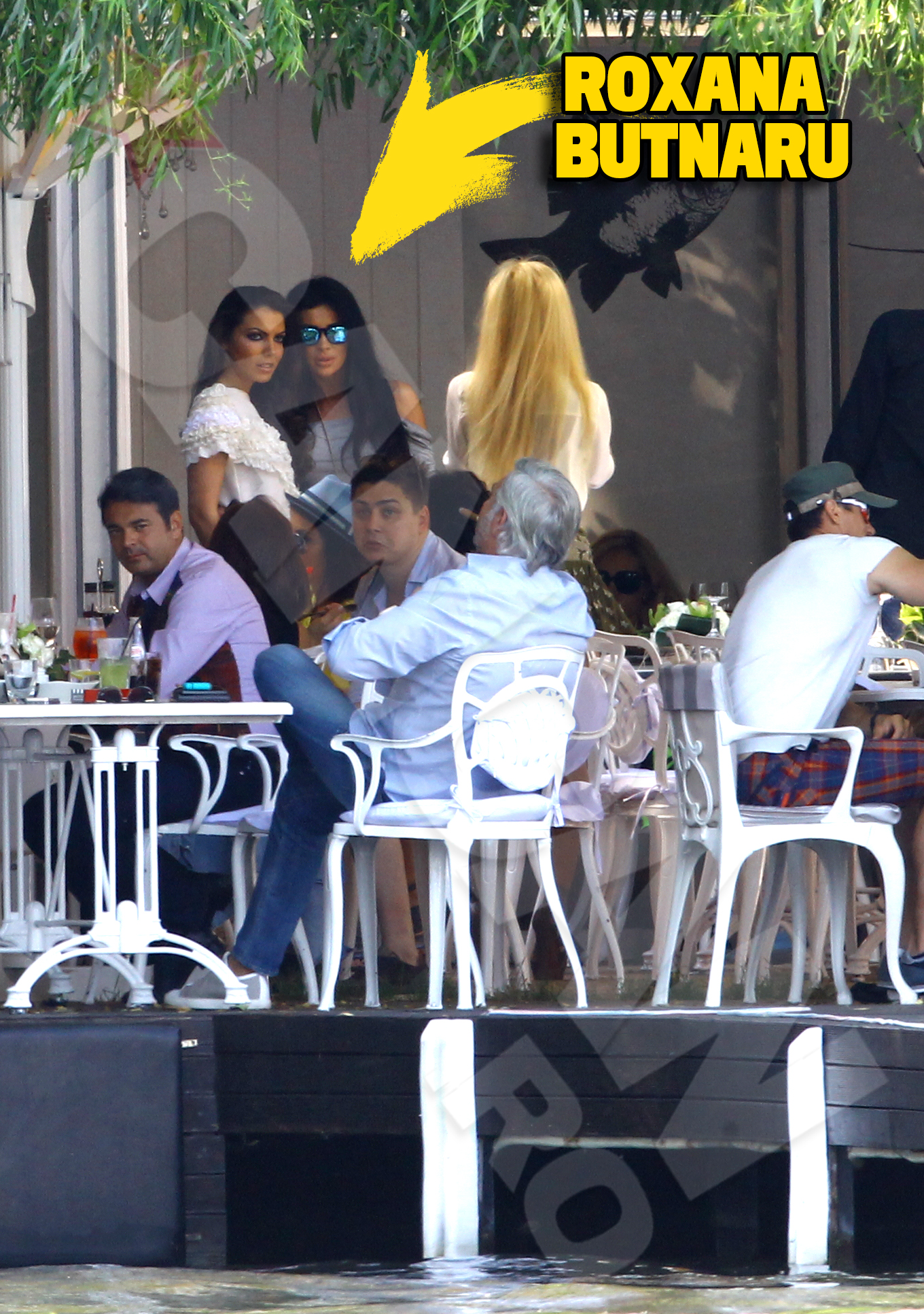 De la ziua de nastere a Roxanei nu au lipsit manechinele de top, lucru firesc, insa, avand in vedere ca este designer vestimentar