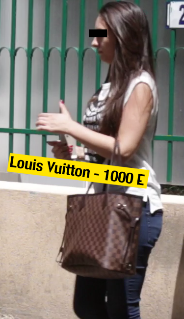 Desi este un model mai vechi, acest Vuitton costa chiar si 1.000 de euro