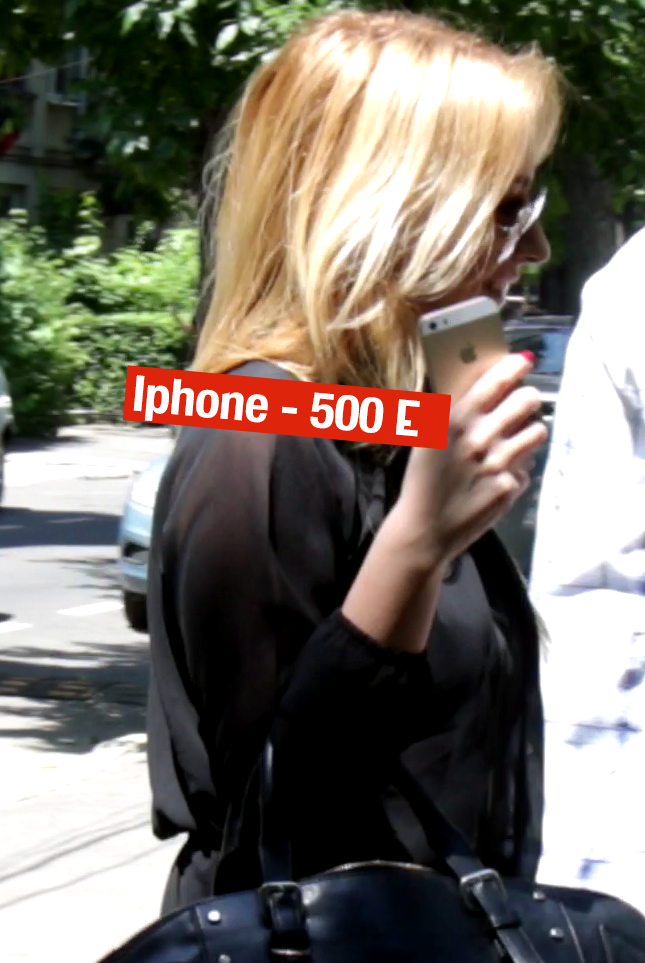 Cei mai multi elevi prefera iPhone-urile, in defavoarea altor marci de telefoane mai ieftine