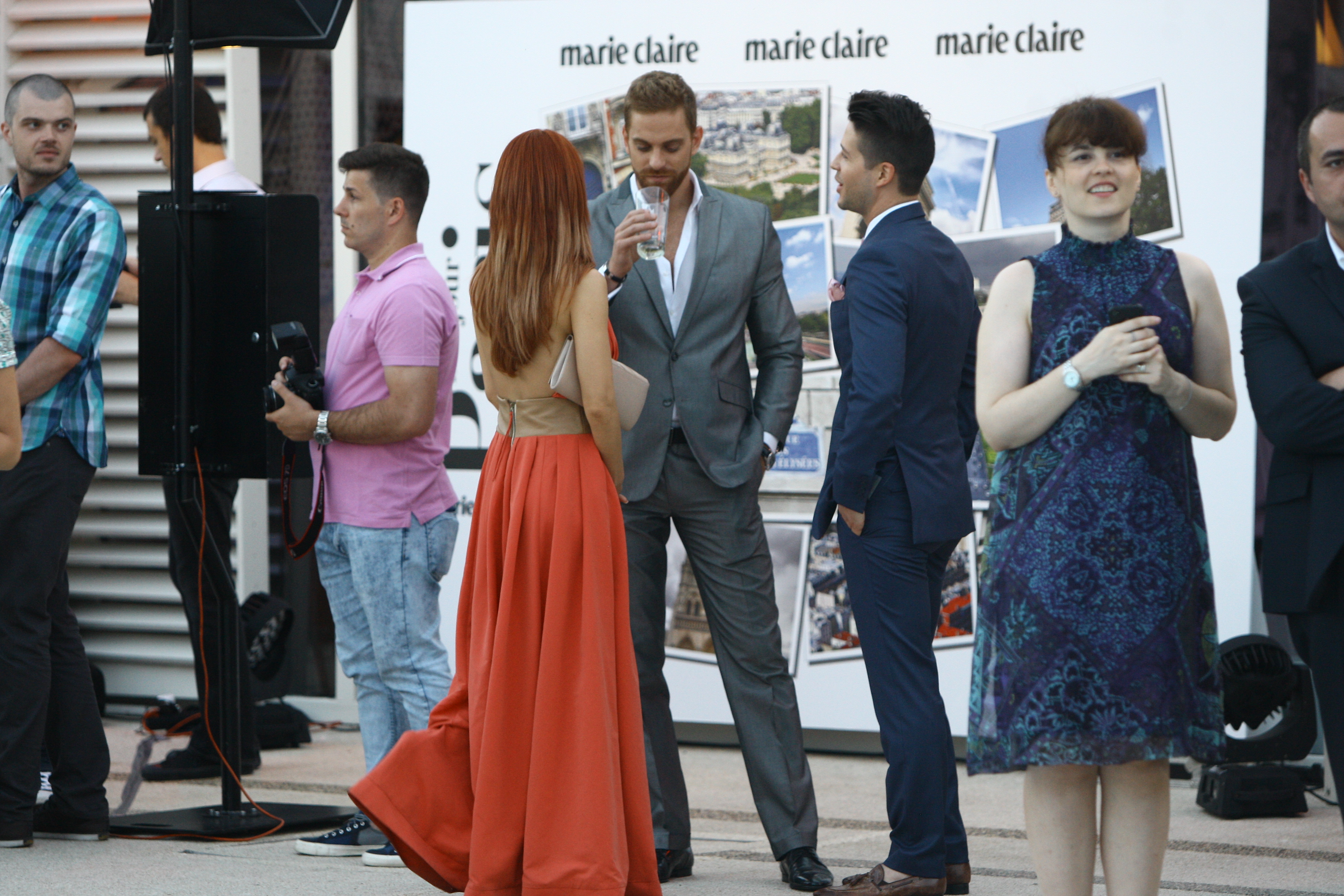 Alina nu este deloc deranjata ca fostul si actualul sot sunt buni prieteni