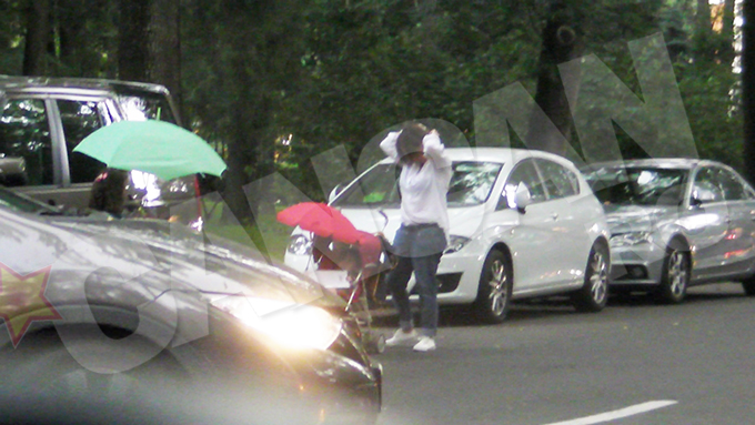 Din cauza agitatiei, Luminitei i-a cazut si clama din par