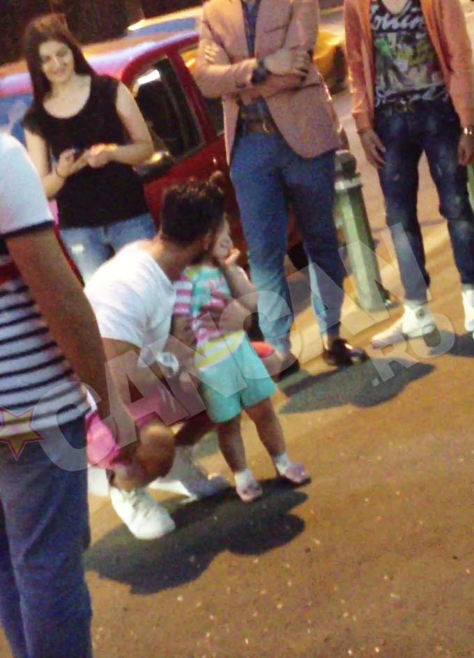 La final, actorul a sarutat-o lung pe obraz pe admiratoarea sa