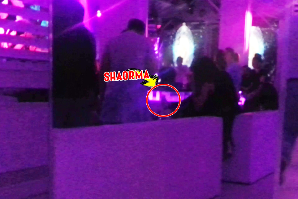 Spre dimineata, Edi de Romania a facut cinste tuturor de la masa cu cate o shaorma cu de toate