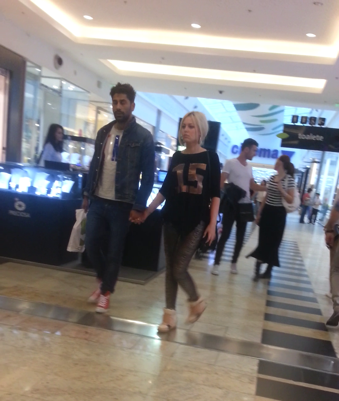 Solistul si sotia lui sunt indragostiti ca-n prima zi