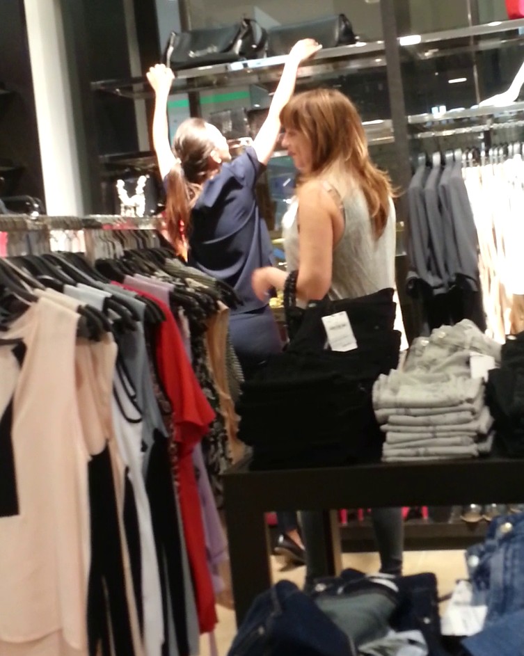 Jumatatea antrenorului este extrem de atenta la articolele vestimentare