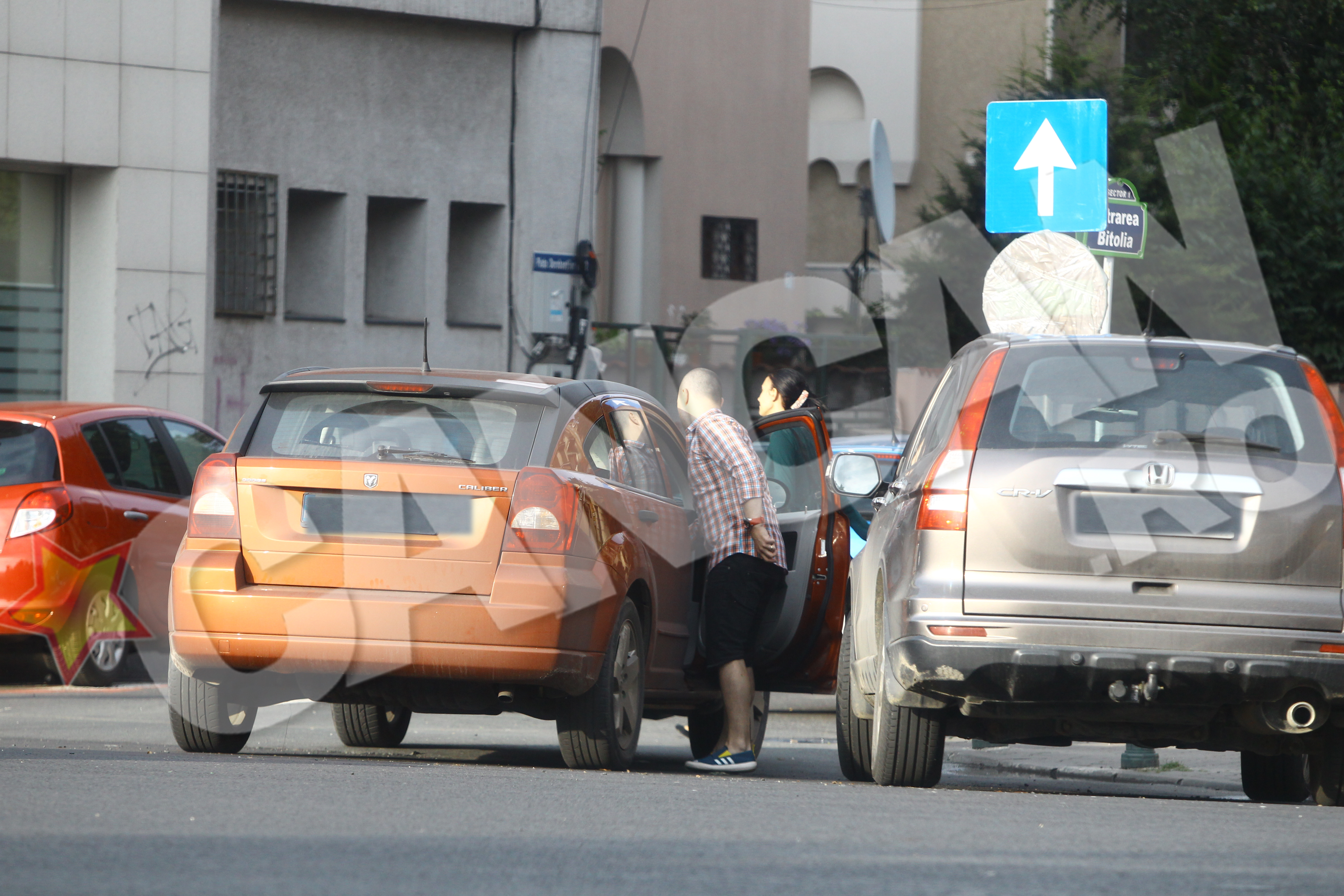 Actorul i-a prezentat plasele sotiei sale, la masina